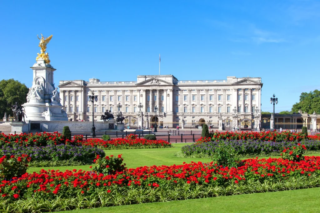Buckingham Palace Garden: A Complete Visitor Guide Buckingham Palace Garden